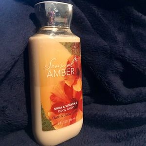 Bath & Body Works Sensual Amber lotion